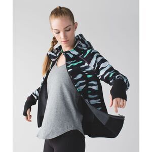 Lululemon Cult-Favorite Scuba Hoodie Women’s Size 6 Multi Camo Cotton‎ Fleece